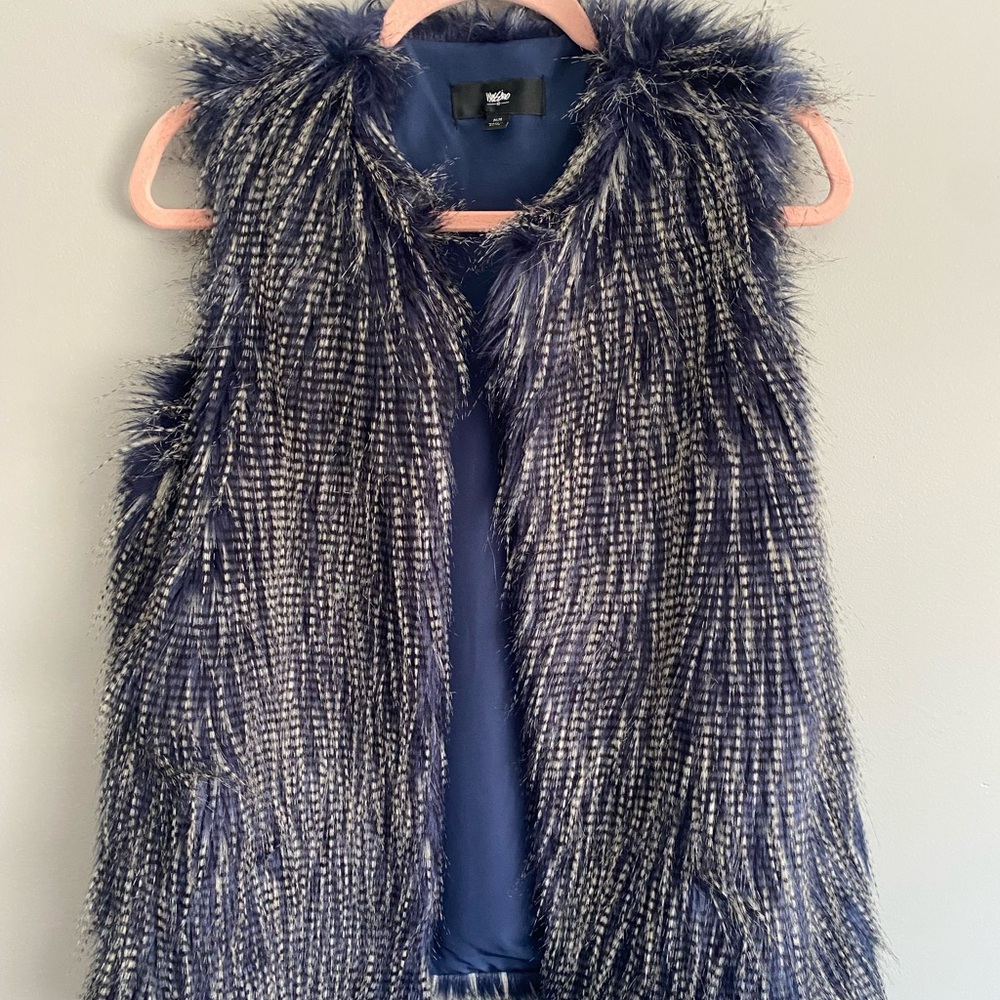 Stylish Blue Faux Fur Vest *FREE GIFT w/ purchase*